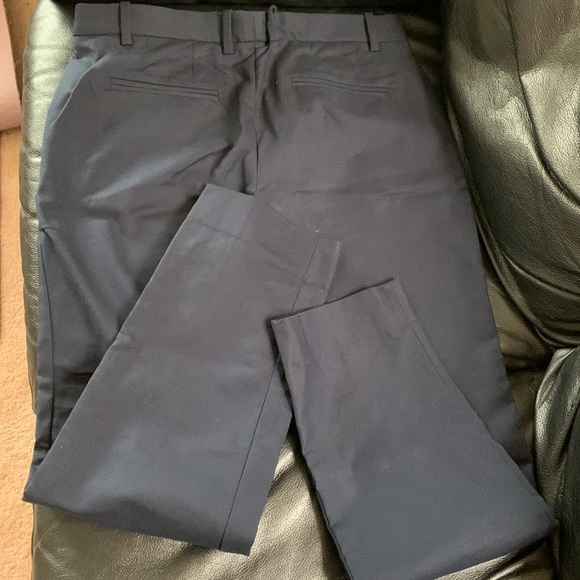 Gap Women’s Cropped Pant , Size 4R - Picture 2 of 5